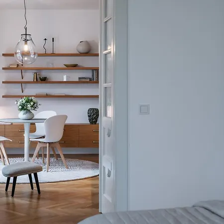 My Second Home Prague - Lucemburská 16, 25 Apartamento