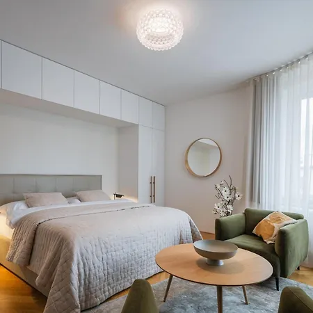 My Second Home Prague - Lucemburska 16, 25 프라하