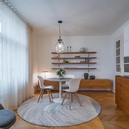 My Second Home Prague - Lucemburska 16, 25 *