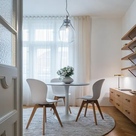 My Second Home Prague - Lucemburska 16, 25 * 프라하