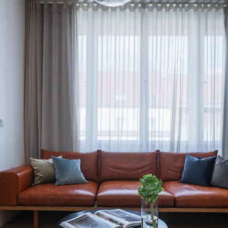 아파트 My Second Home Prague - Lucemburska 16, 25 *