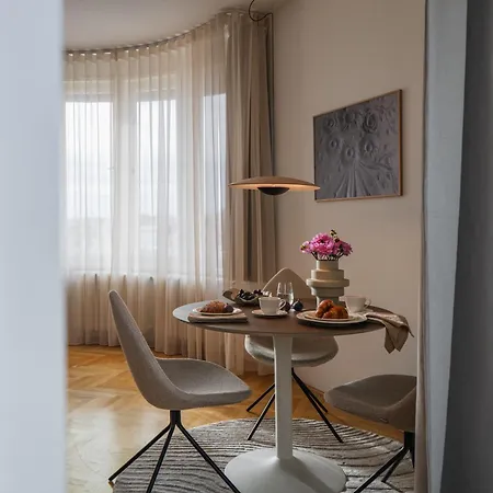My Second Home Prague - Lucemburska 16, 25 프라하