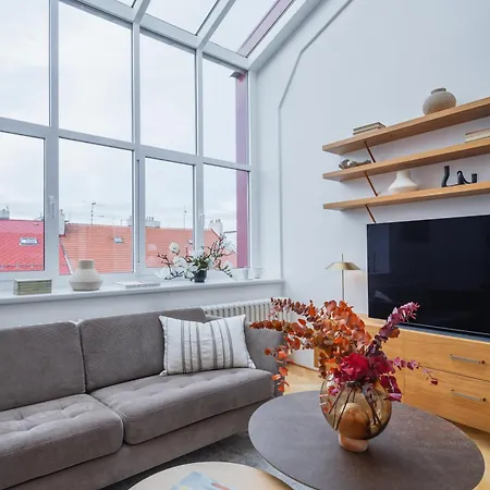 My Second Home Prague - Lucemburská 16, 25 Praga