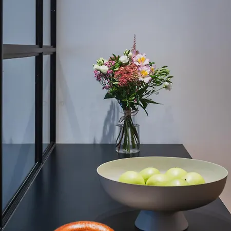 Days - Luxury In Hip Area - 