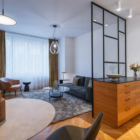 My Second Home Prague - Lucemburska 16, 25