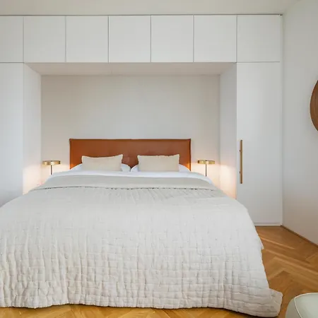 아파트 My Second Home Prague - Lucemburska 16, 25 *