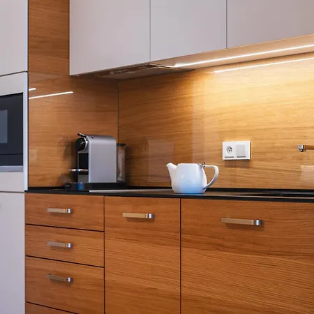 Days - Luxury In Hip Area - 