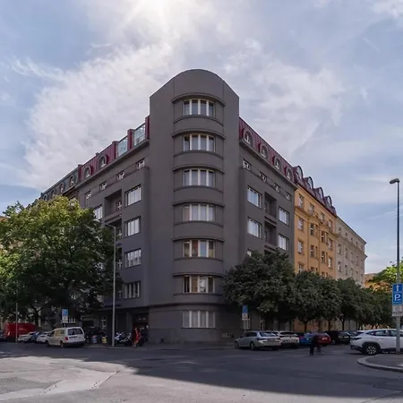 아파트 My Second Home Prague - Lucemburska 16, 25