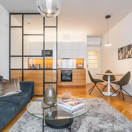 My Second Home Prague - Lucemburska 16 Residence Apartment *