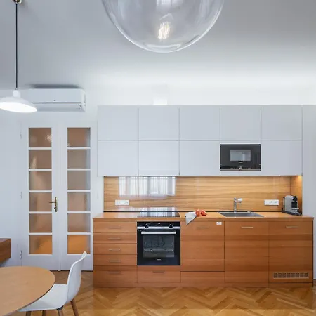 Apartment My Second Home Prague - Lucemburska 16 Residence Prag