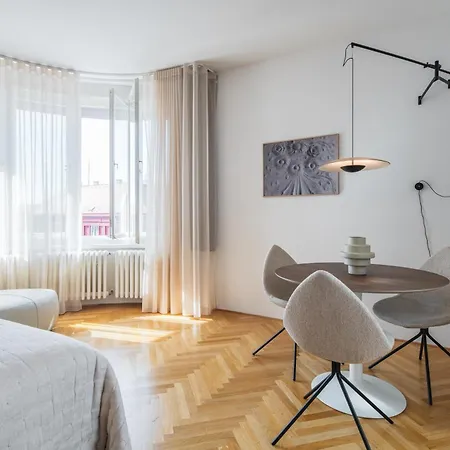 My Second - Lucemburska 16 Apartament Praga